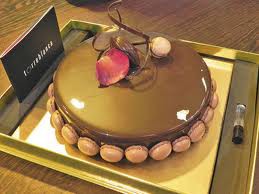 pastel de chocolate y avellanas